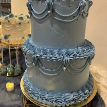 Blaue Creme-Vintage-Torte