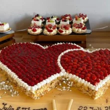 Erdbeertorte in Herzform